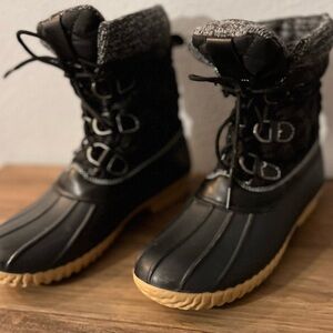 Used Henry Ferrera Mission 777 Water-Resistant Duck Boots